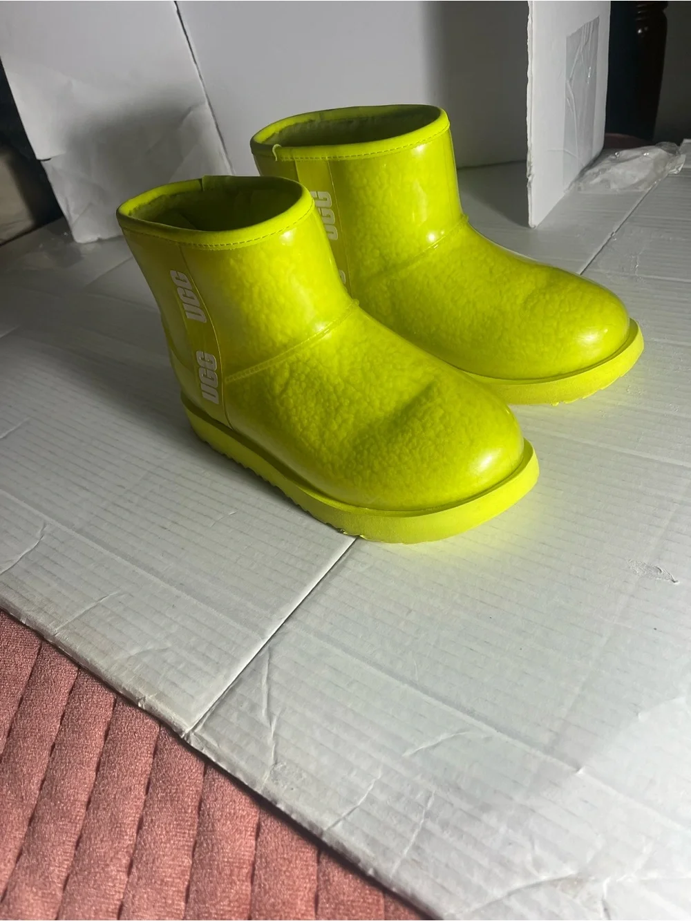 UGG. Boots size 5 good condition